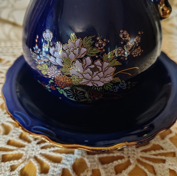 Vintage Porcelain Pitcher Bowl Set - Picture 2 of 6